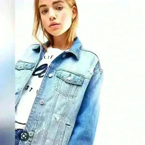 HOLLISTER DISTRESSED JEAN JACKET  SIZE MED